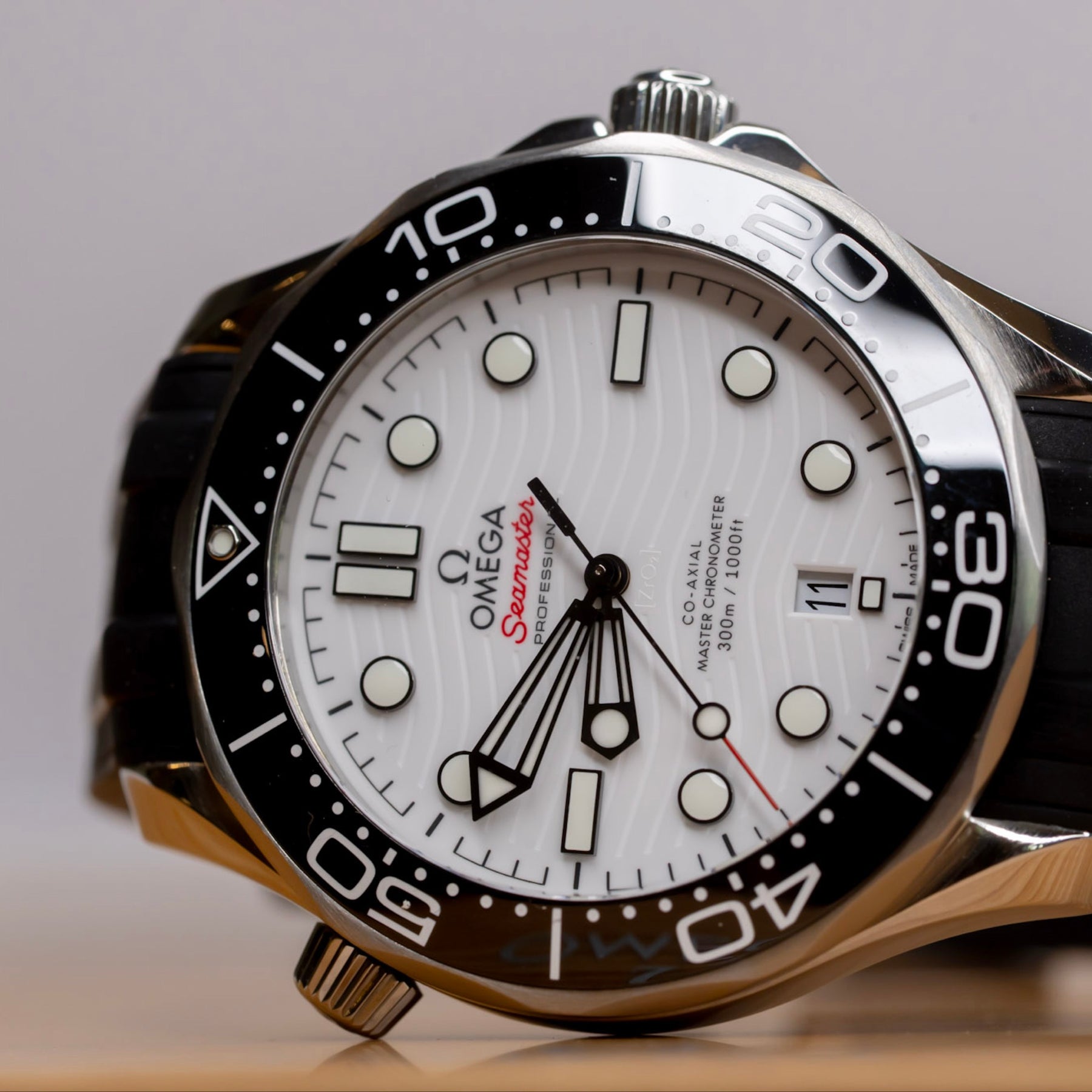 Omega Seamaster Diver 300M 42mm White Dial Stainless Steel Black Bezel