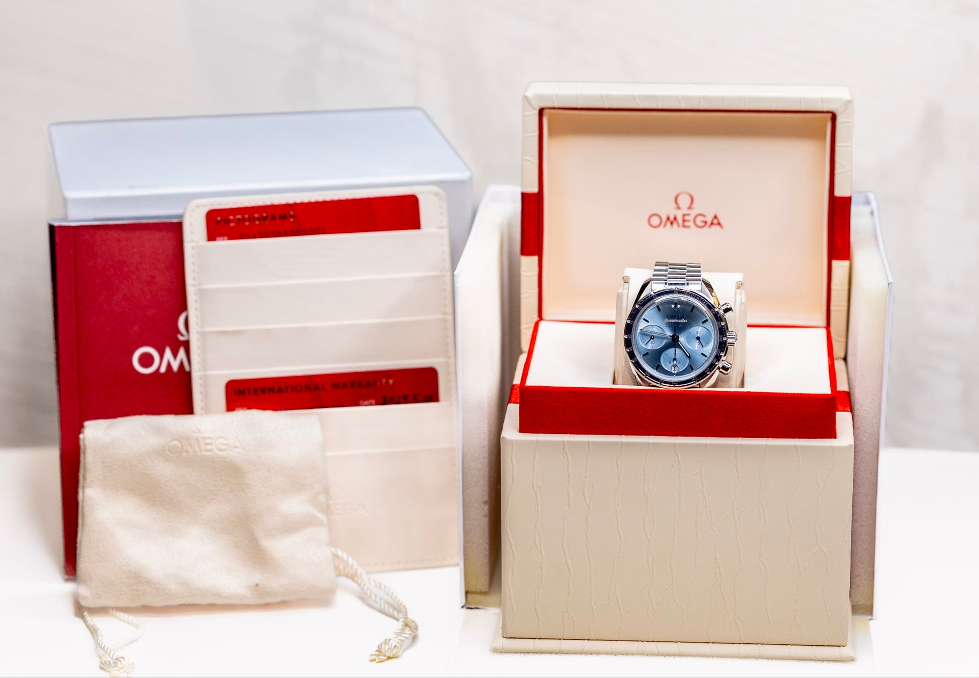 Omega Speedmaster Chronograph 38 review - watch in original box with blue dial and papers
