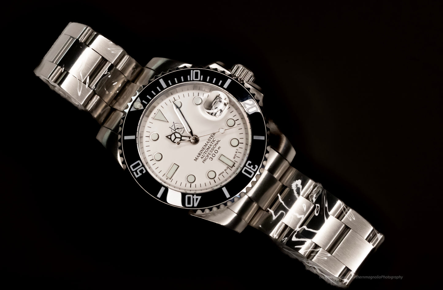 The Trident -White image 5