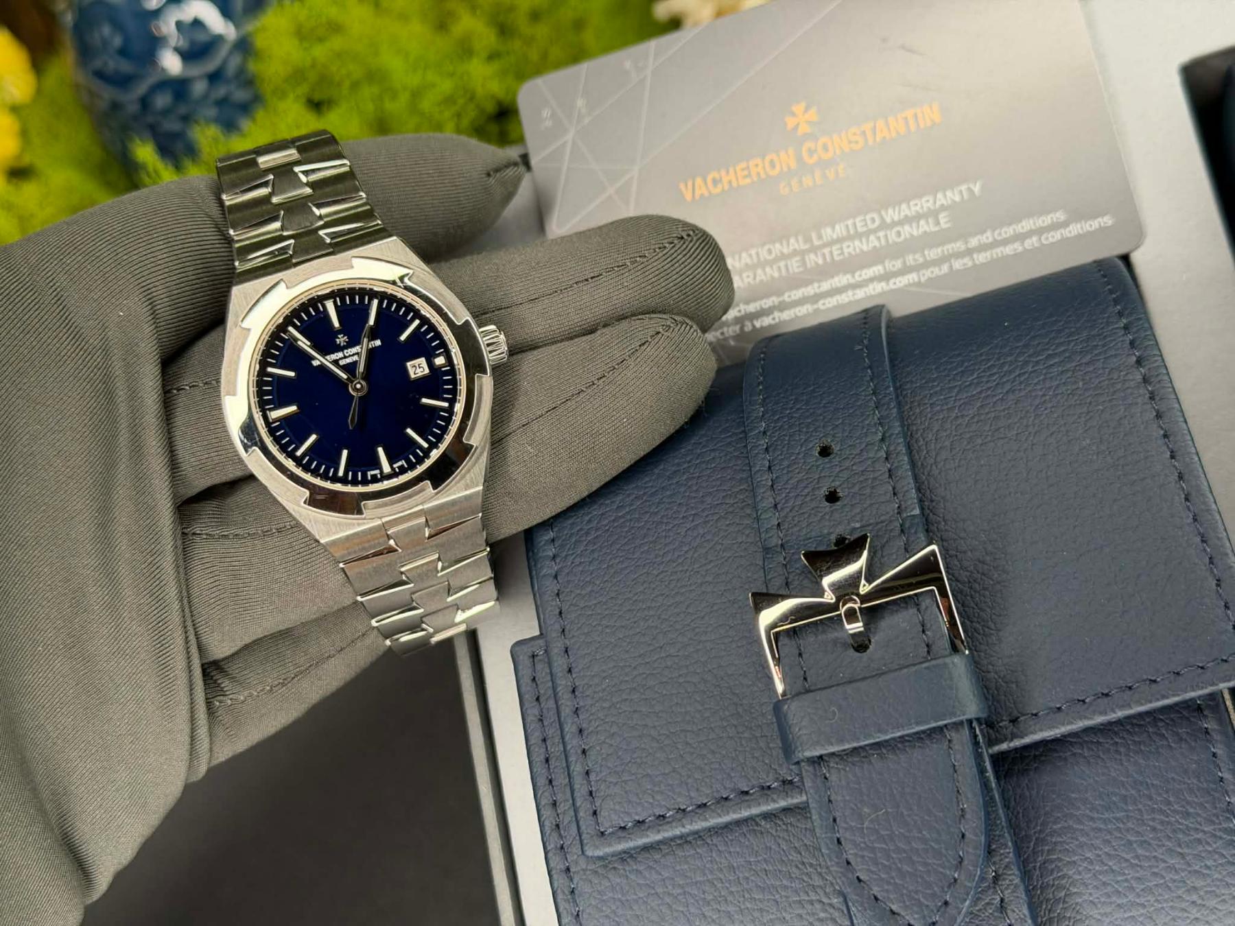 Vacheron Constantin Overseas 34mm 4600V/200A-B980 (2024) Full Set Stainless Steel + Extra Straps