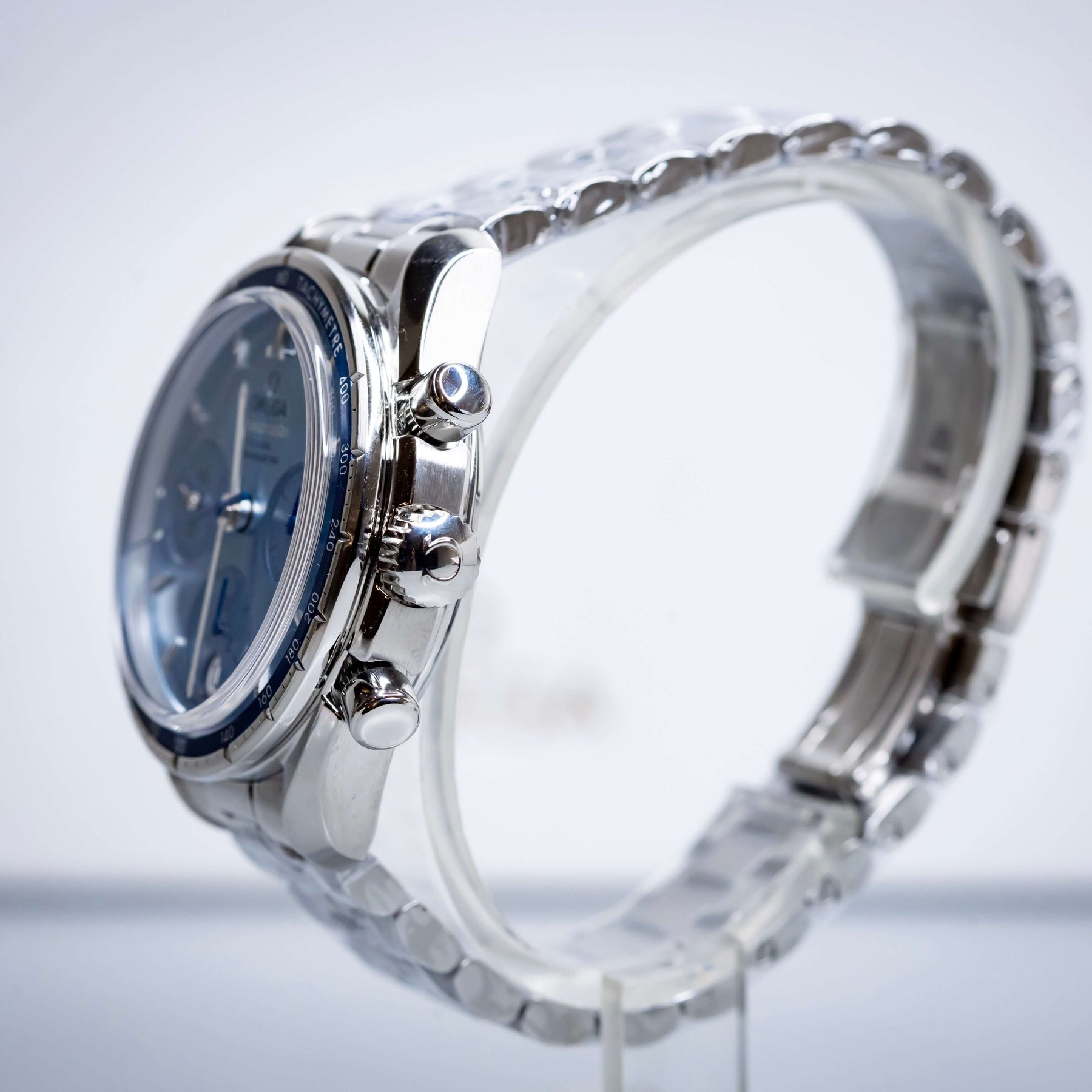 2025 OMG Speedmaster 38 Blue Dial Chronograph 324.30.38.50.03.001 – Full Set side view on display