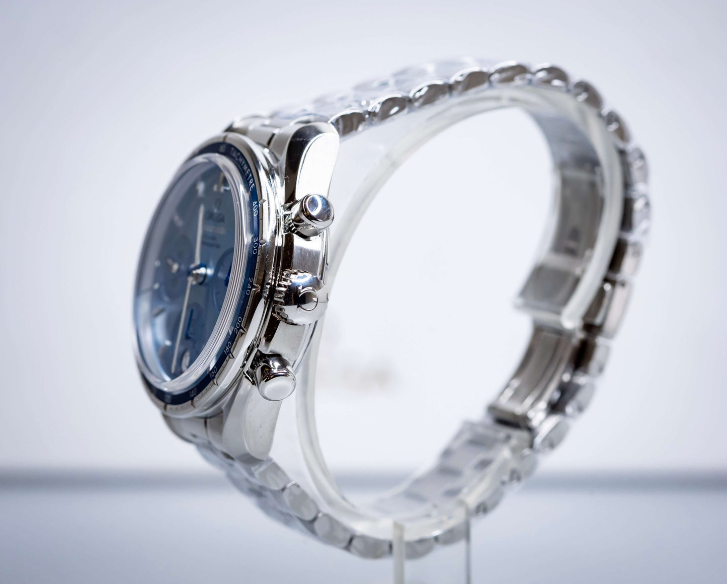2025 OMG Speedmaster 38 Blue Dial Chronograph 324.30.38.50.03.001 – Full Set side view on display