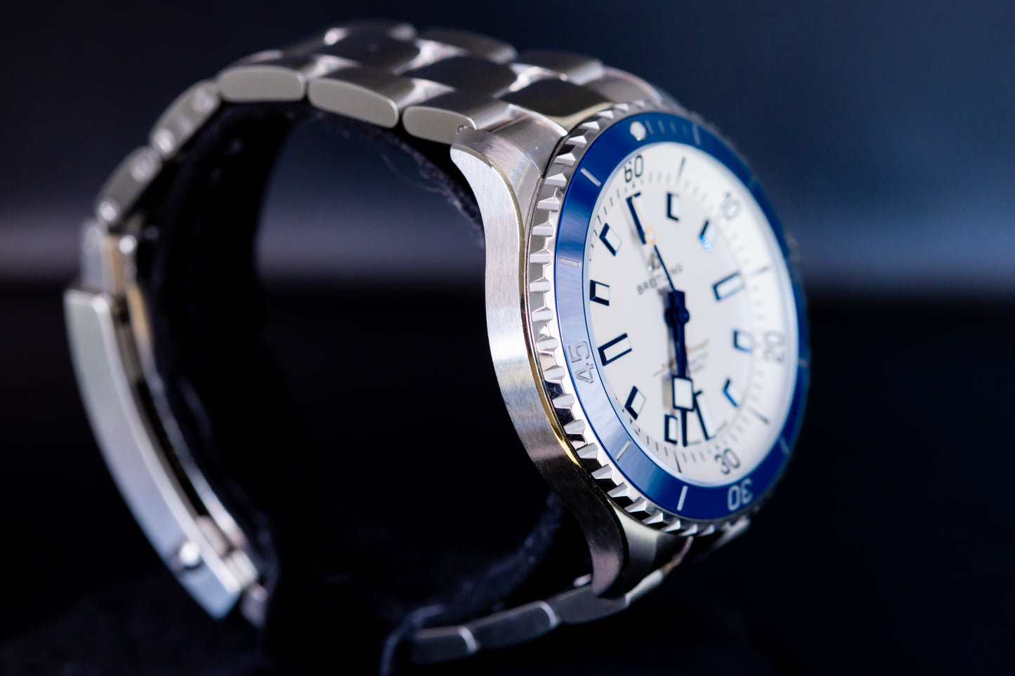 Breitling Superocean Automatic 42 A17375 – Full Set | Excellent Condition