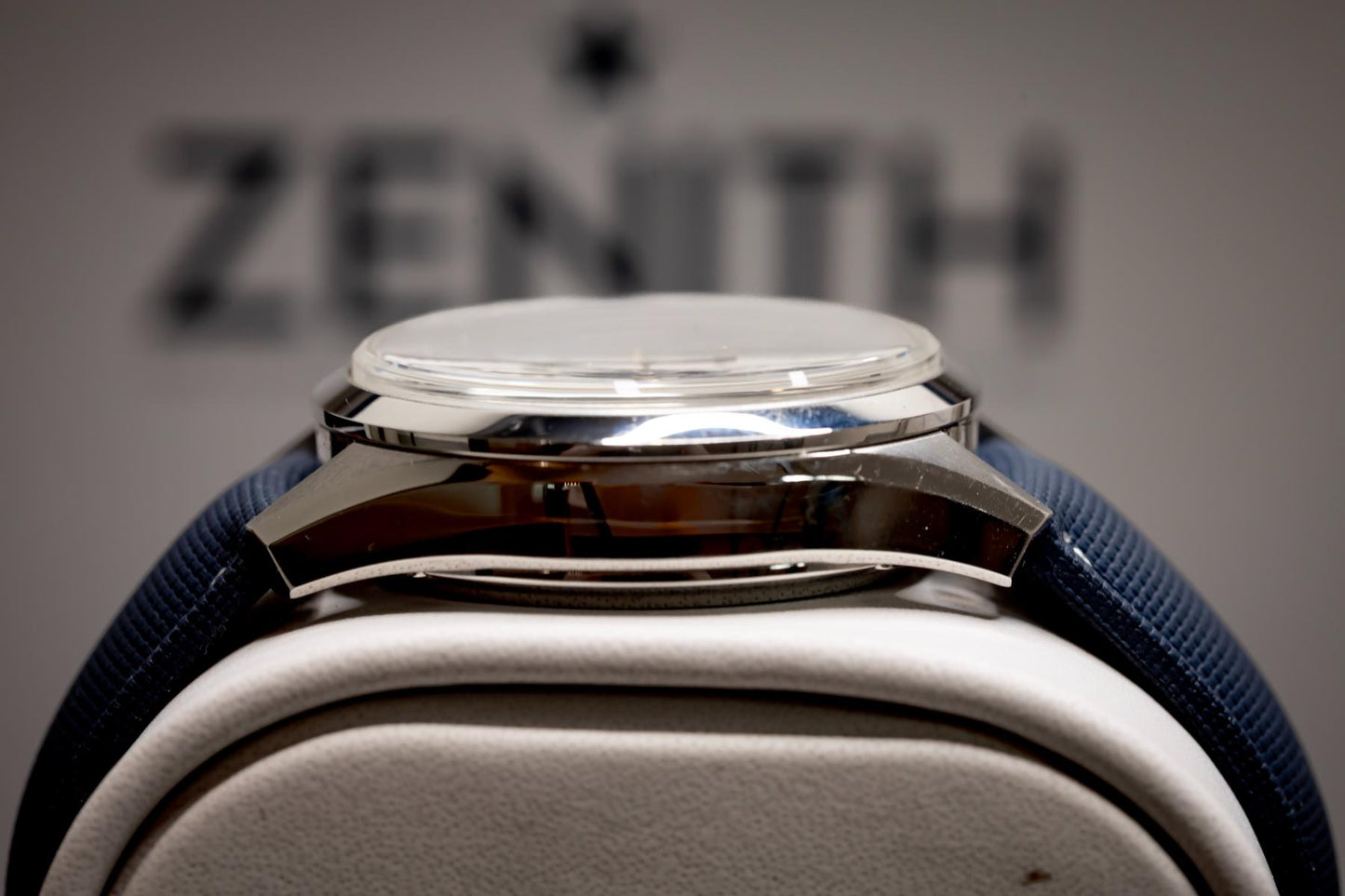 Zenith Chronomaster Open Heart White Dial 03.3300.3604/69.M3300 – El Primero – Full Set