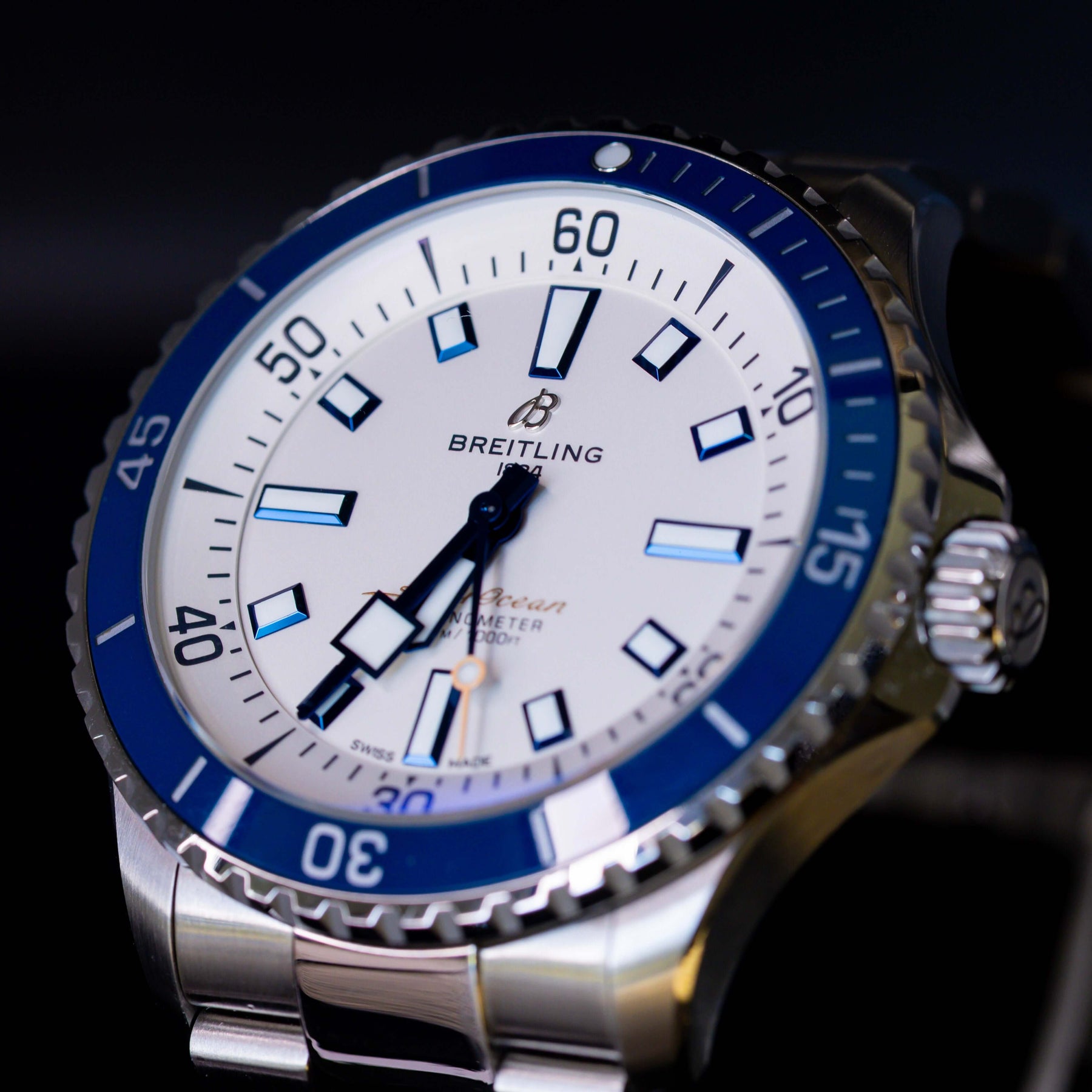 Breitling Superocean Automatic 42 - Full Set in excellent condition, showcasing a white dial and blue bezel.