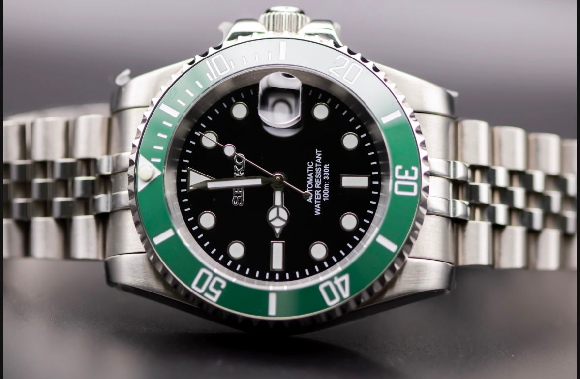 STARBUCKS special edition 腕時計 Seiko Mod Gold Green Black Starbucks GMT Series - Modtime – MODTIME