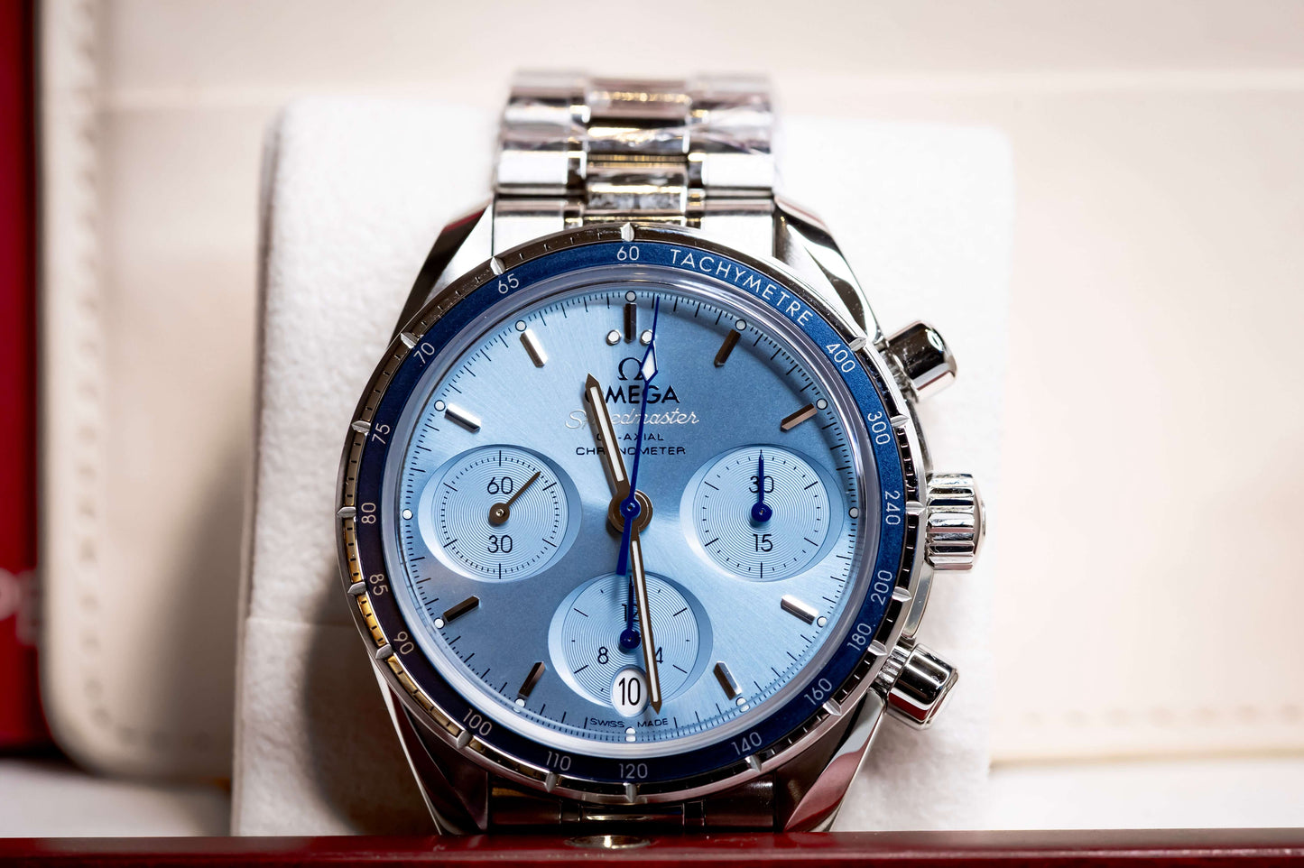2025 OMG Speedmaster 38 Blue Dial Chronograph 324.30.38.50.03.001 – Full Set on display