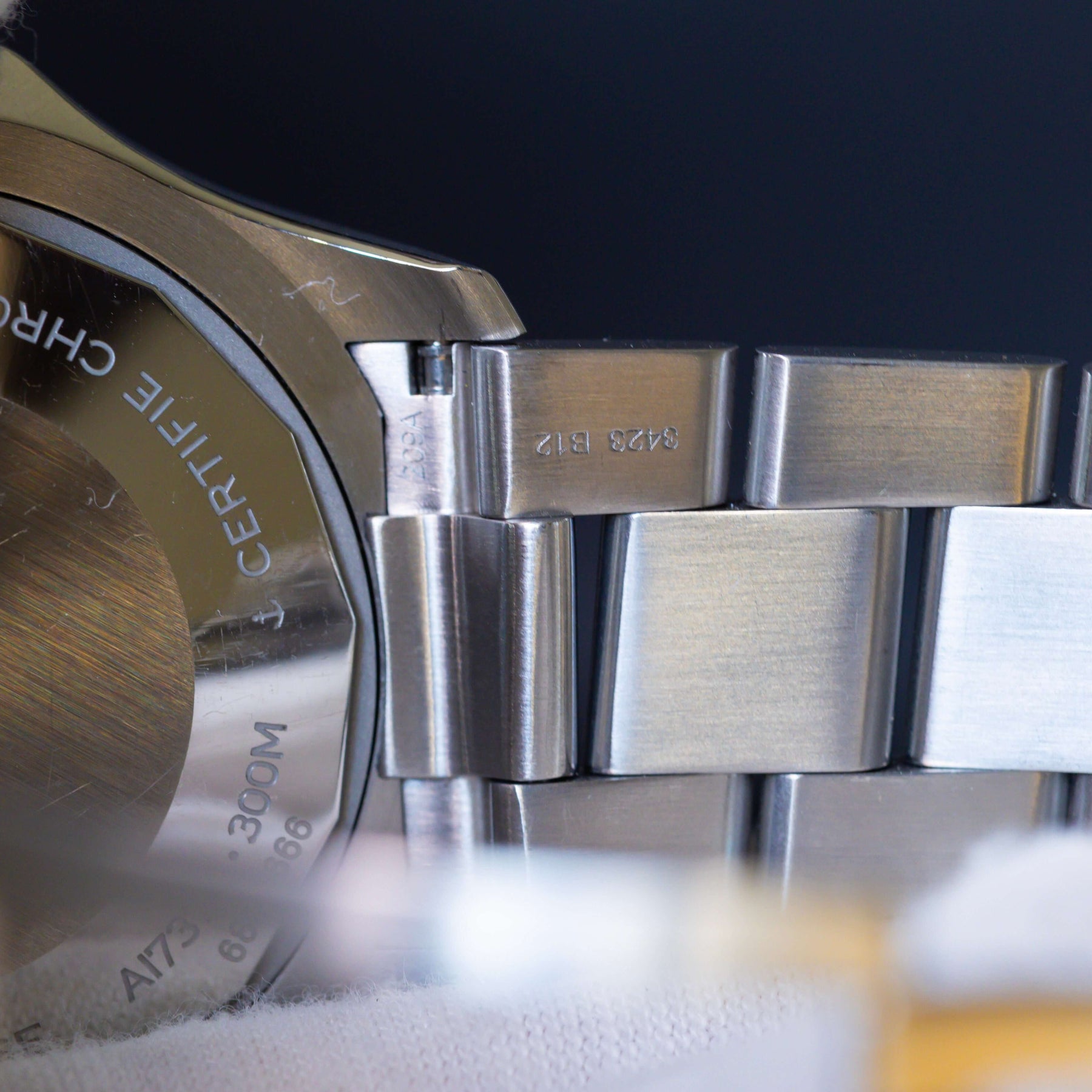 Breitling Superocean Automatic 42 A17375 watch case and bracelet detail, showcasing its excellent condition and craftsmanship.