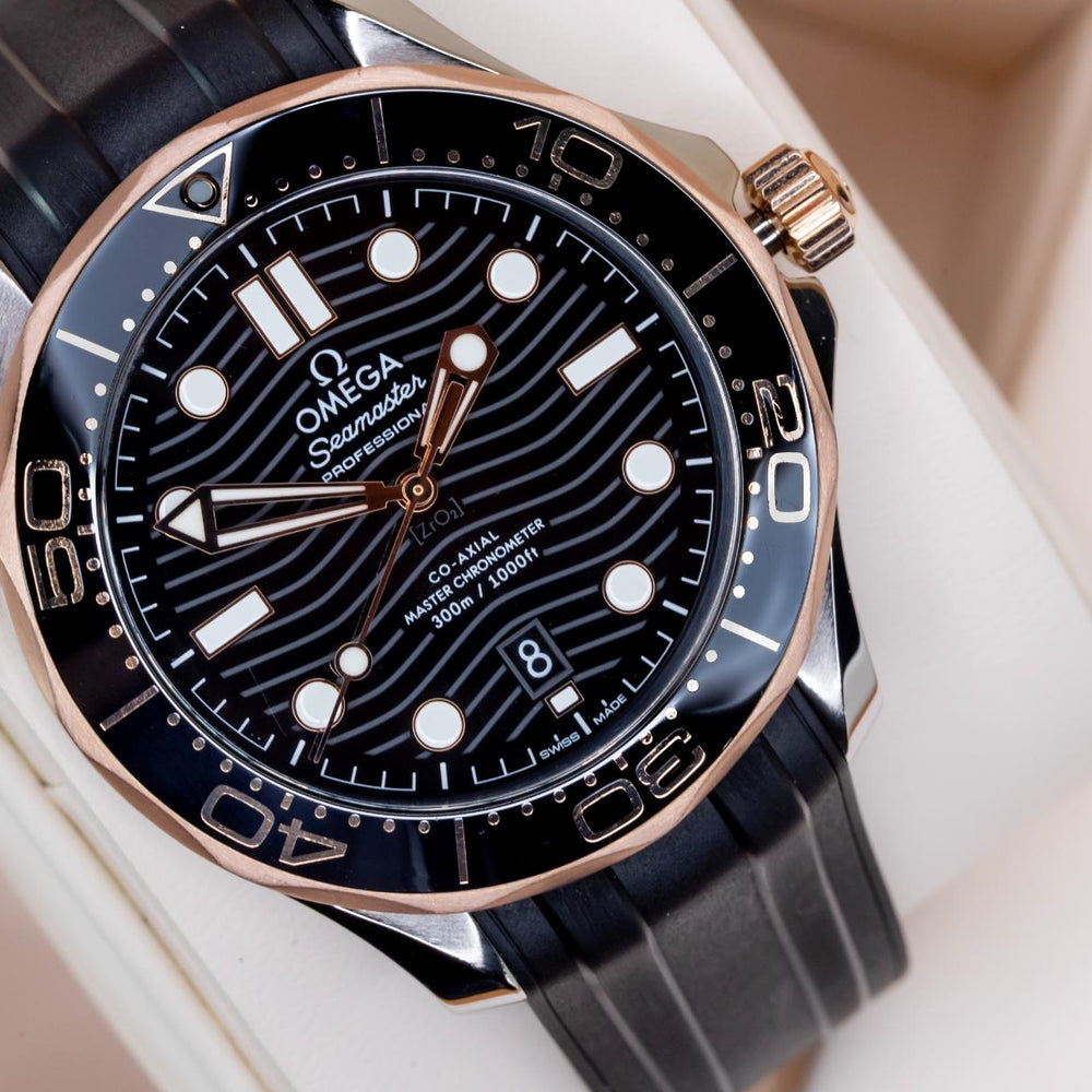 2021 Omega Seamaster Diver 300M "Sedna Gold" Complete Set