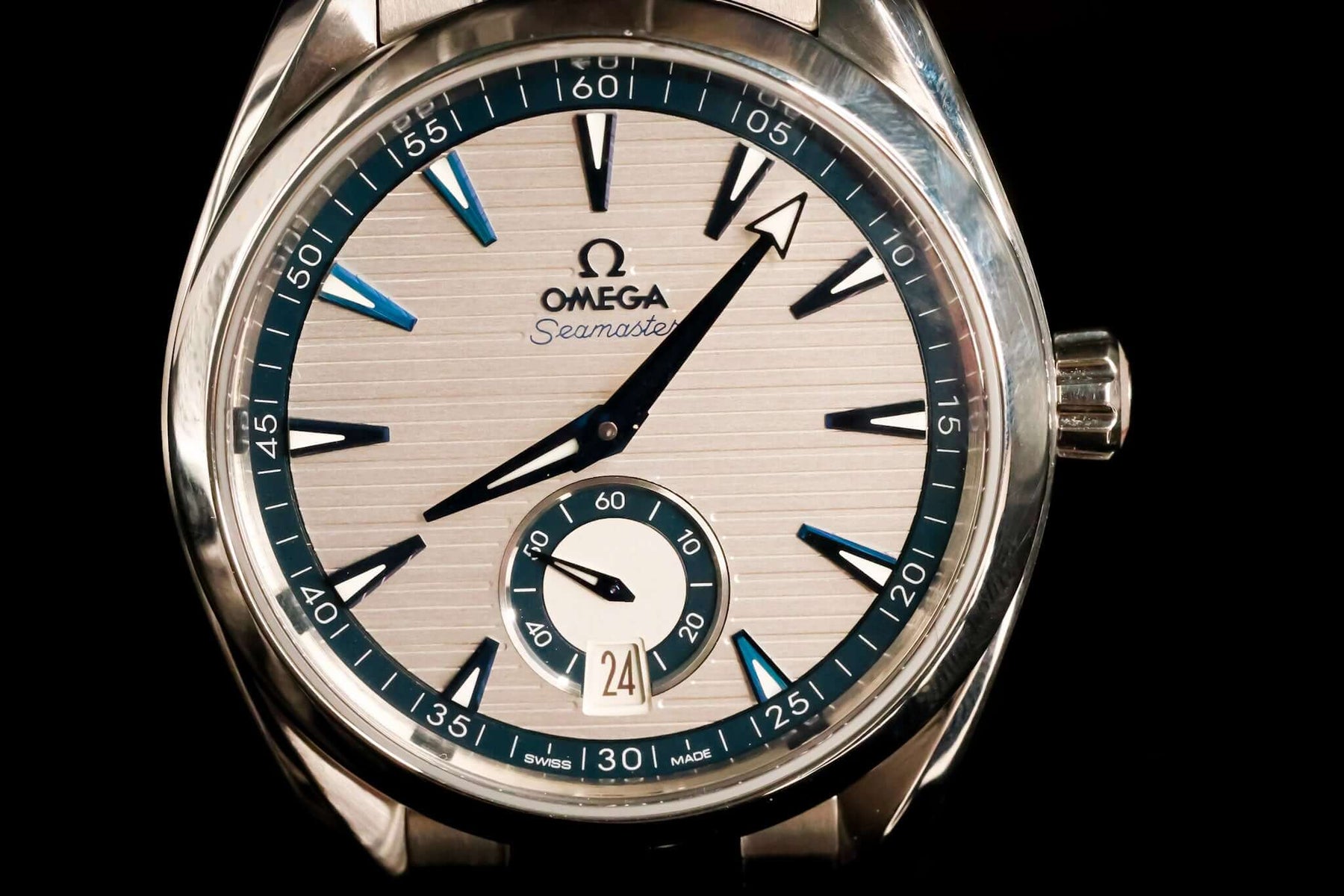 Omega Seamaster Aqua Terra 41mm Silver Dial – Ref. 220.10.41.21.02.004 close-up view, showcasing elegance and precision.