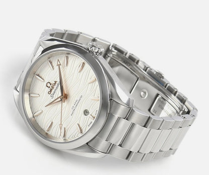 2022 Omega Aqua Terra “Hullswhite” – 18K Sedna Gold – 38mm Ref: 220.10.38.20.02.002