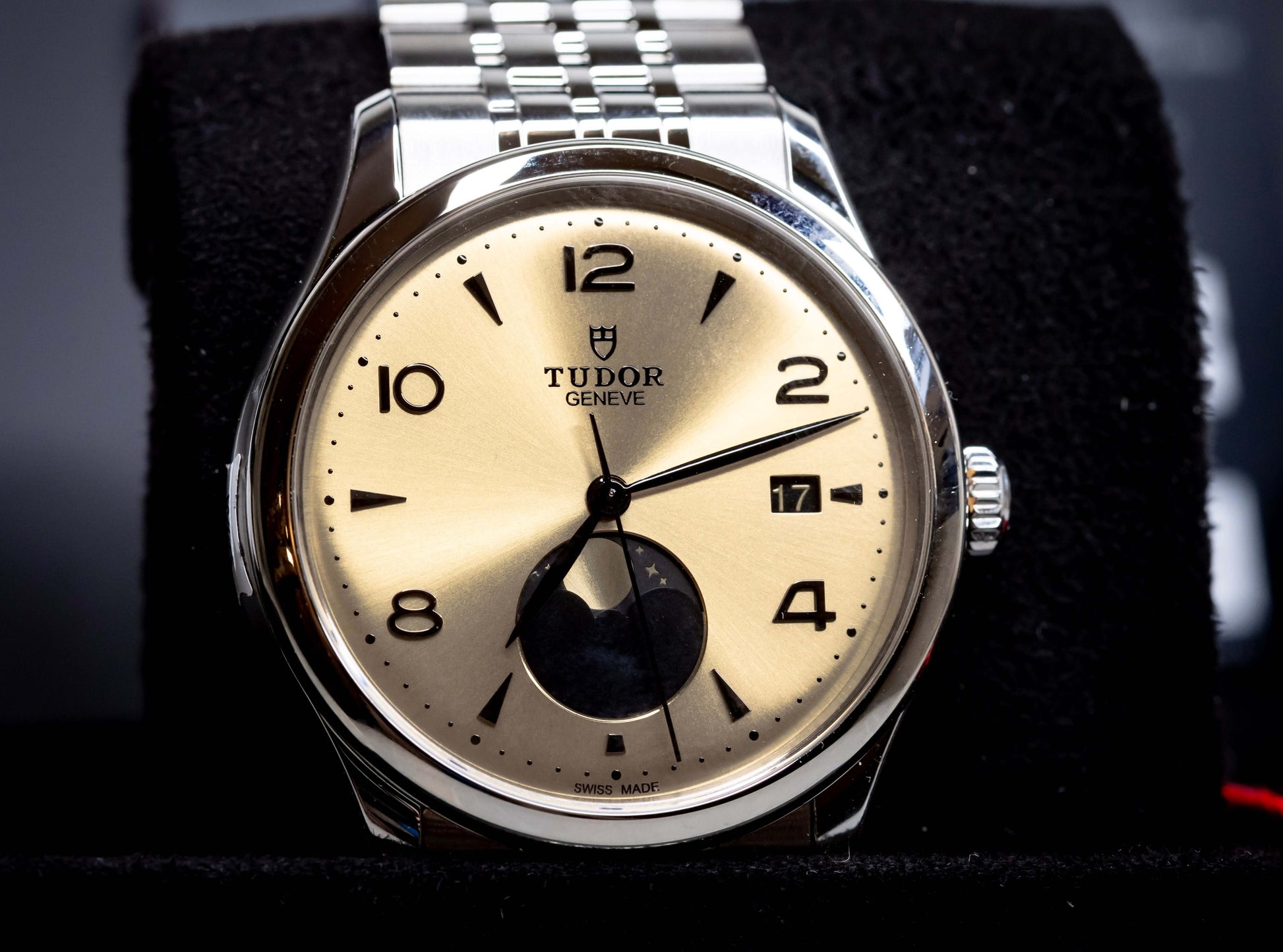 Tudor 1926 Luna 39mm Champagne Dial Stainless Steel Watch with Champagne Dial and Date Feature.
