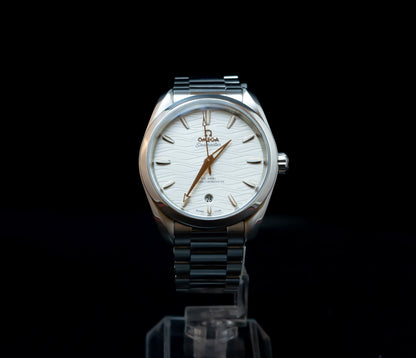 2022 Omega Aqua Terra “Hullswhite” – 18K Sedna Gold – 38mm Ref: 220.10.38.20.02.002