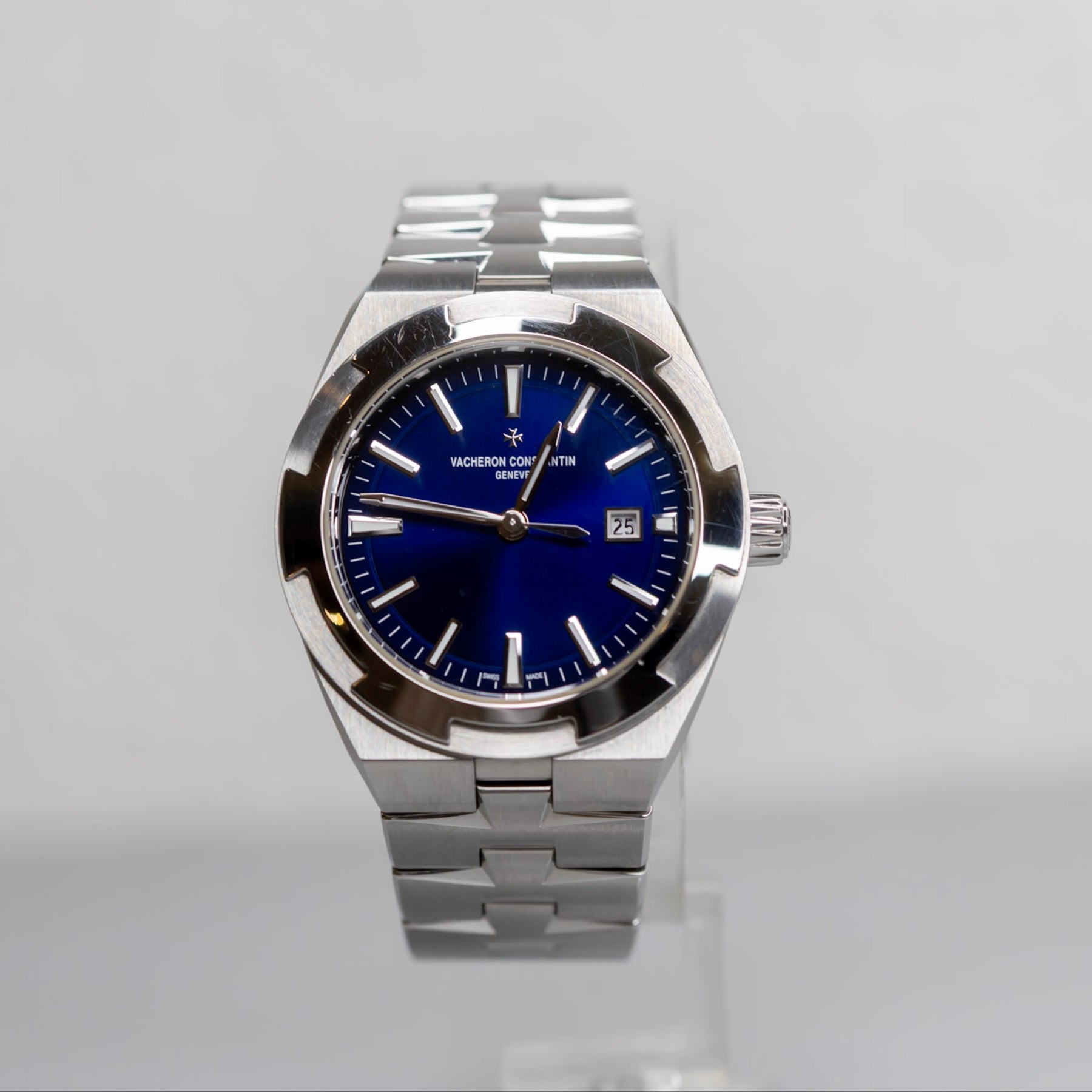 Vacheron Constantin Overseas 34mm 4600V/200A-B980 (2024) Full Set Stainless Steel + Extra Straps