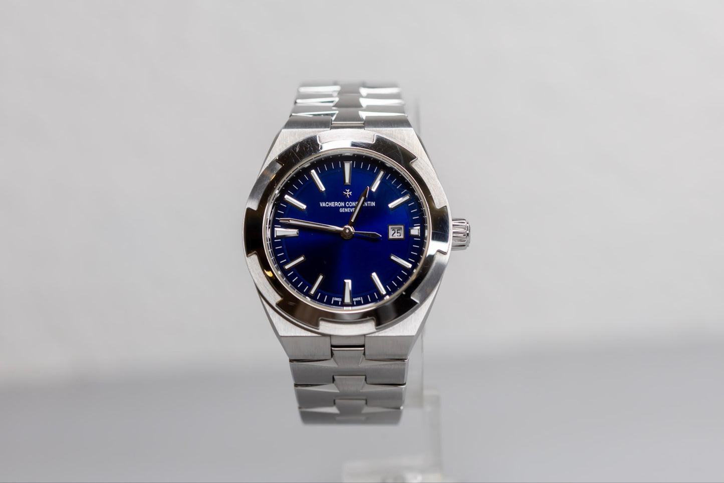 Vacheron Constantin Overseas 34mm 4600V/200A-B980 (2024) Full Set Stainless Steel + Extra Straps