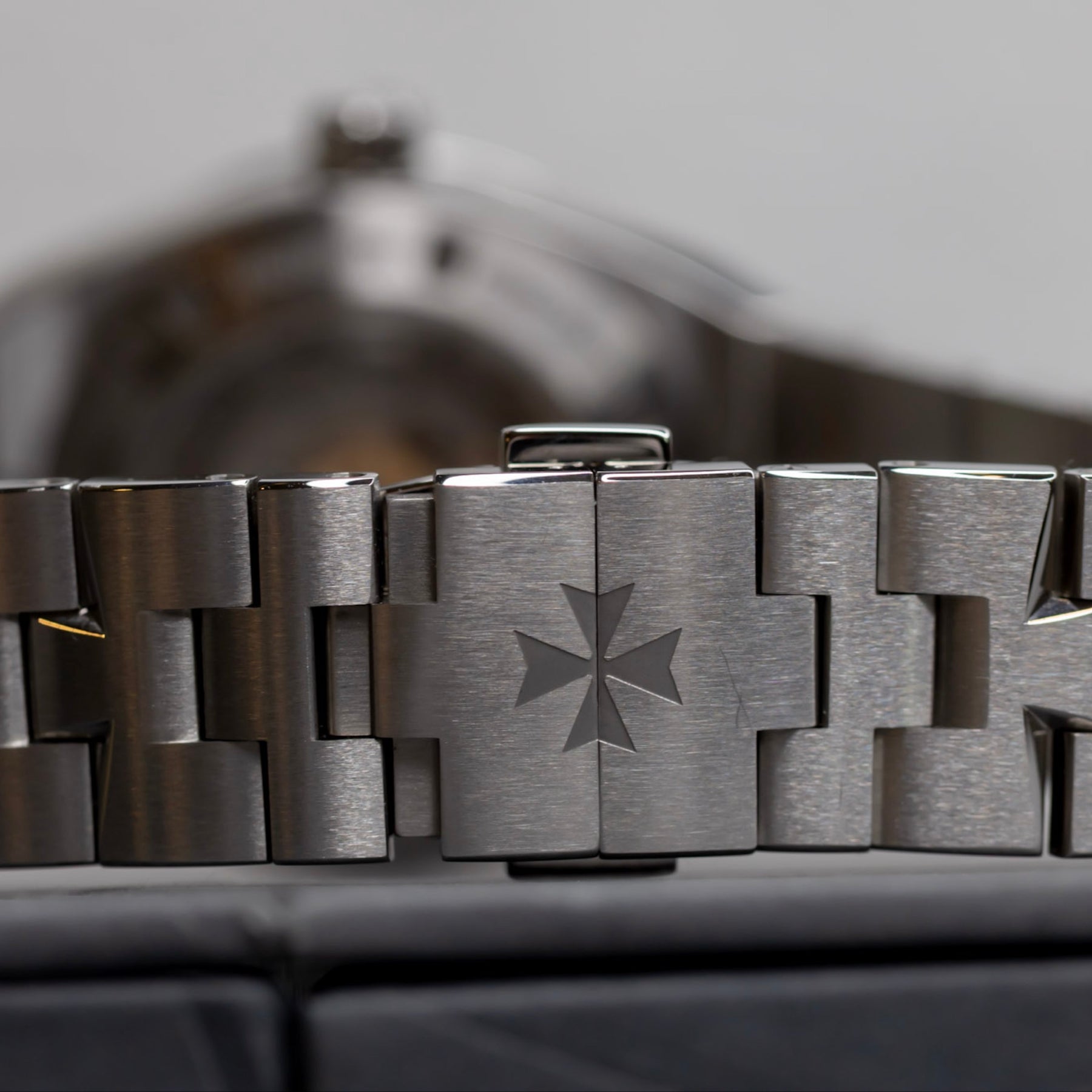 Vacheron Constantin Overseas 34mm 4600V/200A-B980 (2024) Full Set Stainless Steel + Extra Straps