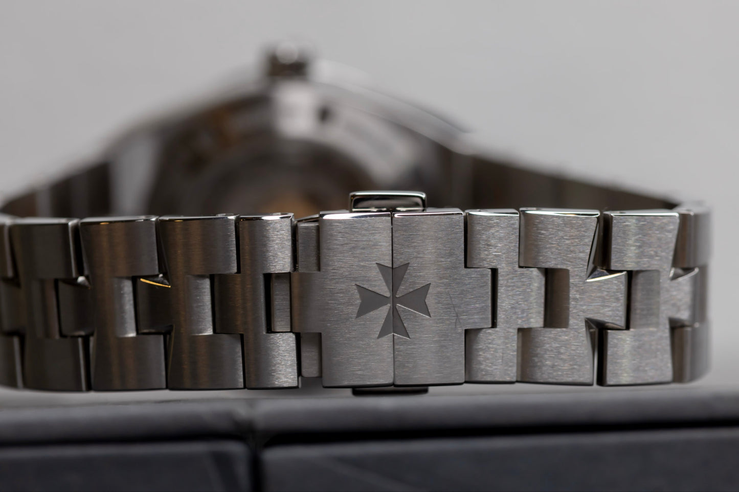 Vacheron Constantin Overseas 34mm 4600V/200A-B980 (2024) Full Set Stainless Steel + Extra Straps