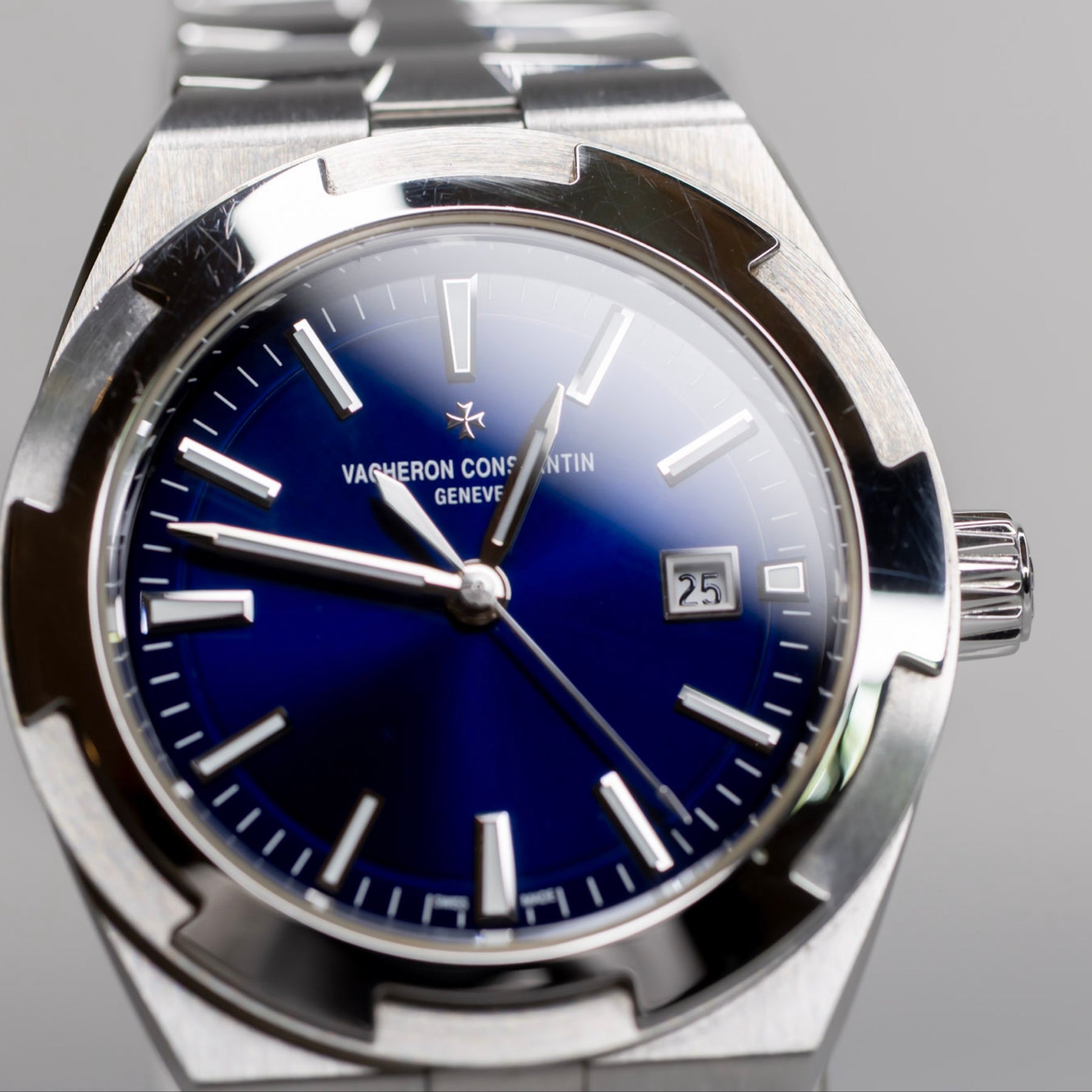 Vacheron Constantin Overseas 34mm 4600V/200A-B980 (2024) Full Set Stainless Steel + Extra Straps