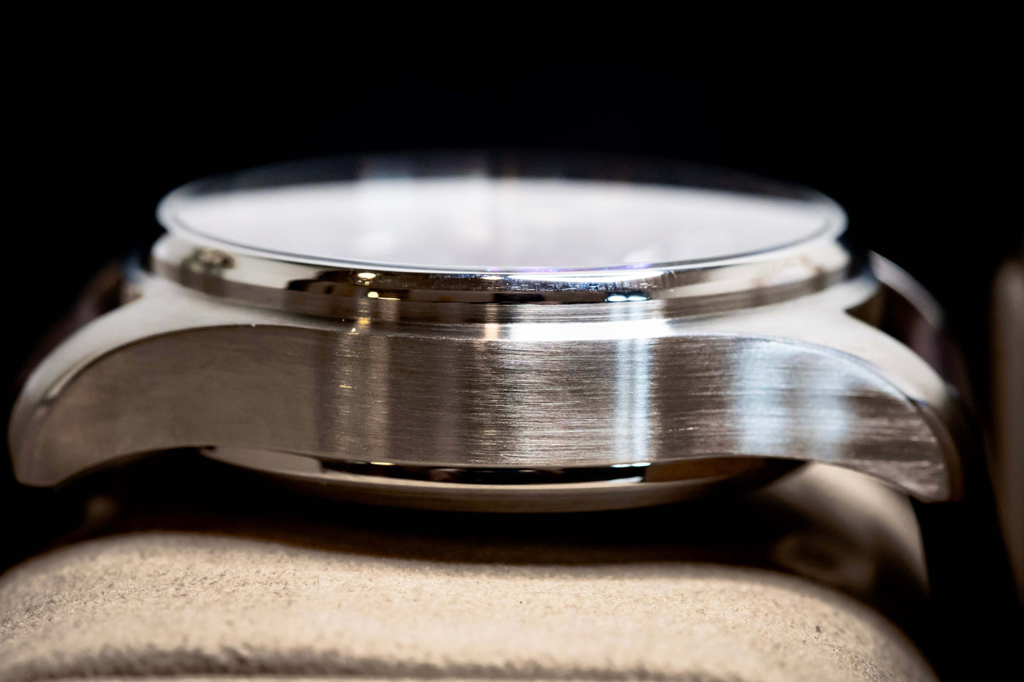 2022 IWC Pilot’s Watch Chronograph Spitfire 41mm  Ref. IW387903 | Full Set close-up of the stainless steel case.