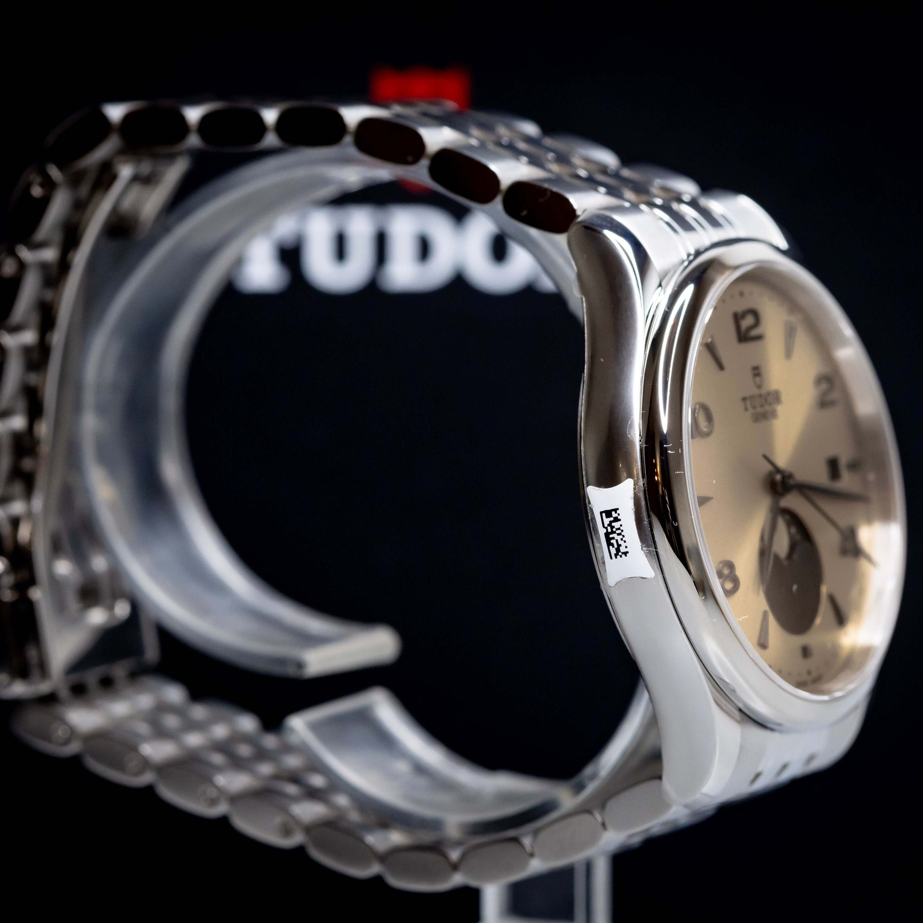 Tudor 1926 Luna 39mm Champagne Dial watch showcasing its stainless steel design and champagne dial detail.