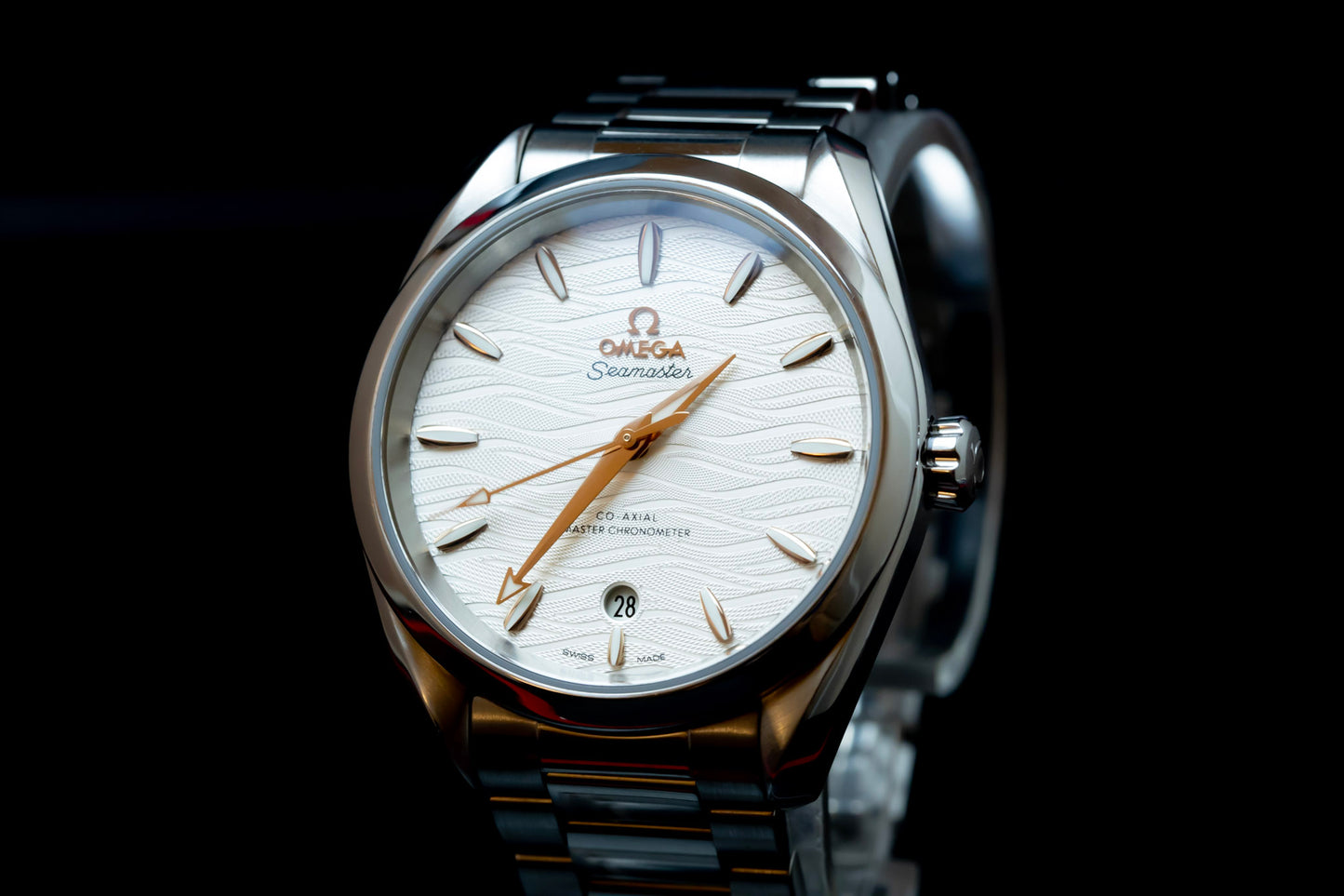 2022 Omega Aqua Terra “Hullswhite” – 18K Sedna Gold – 38mm Ref: 220.10.38.20.02.002