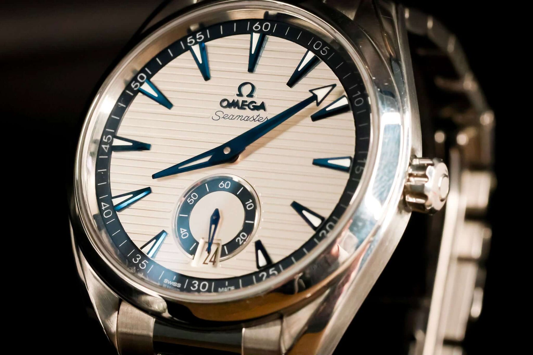 Omega Seamaster Aqua Terra 41mm Silver Dial – Ref. 220.10.41.21.02.004 close-up of watch face features and design