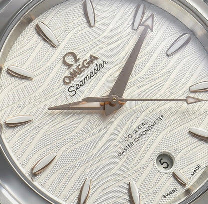 2022 Omega Aqua Terra “Hullswhite” – 18K Sedna Gold – 38mm Ref: 220.10.38.20.02.002
