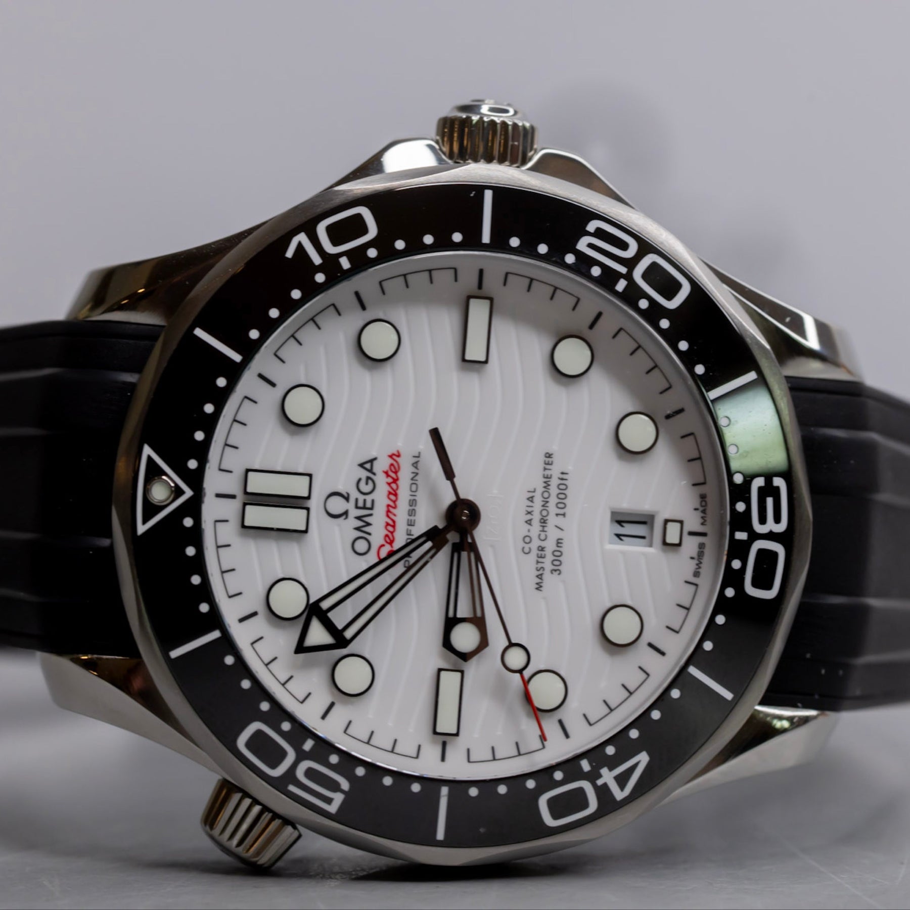 Omega Seamaster Diver 300M 42mm White Dial Stainless Steel Black Bezel