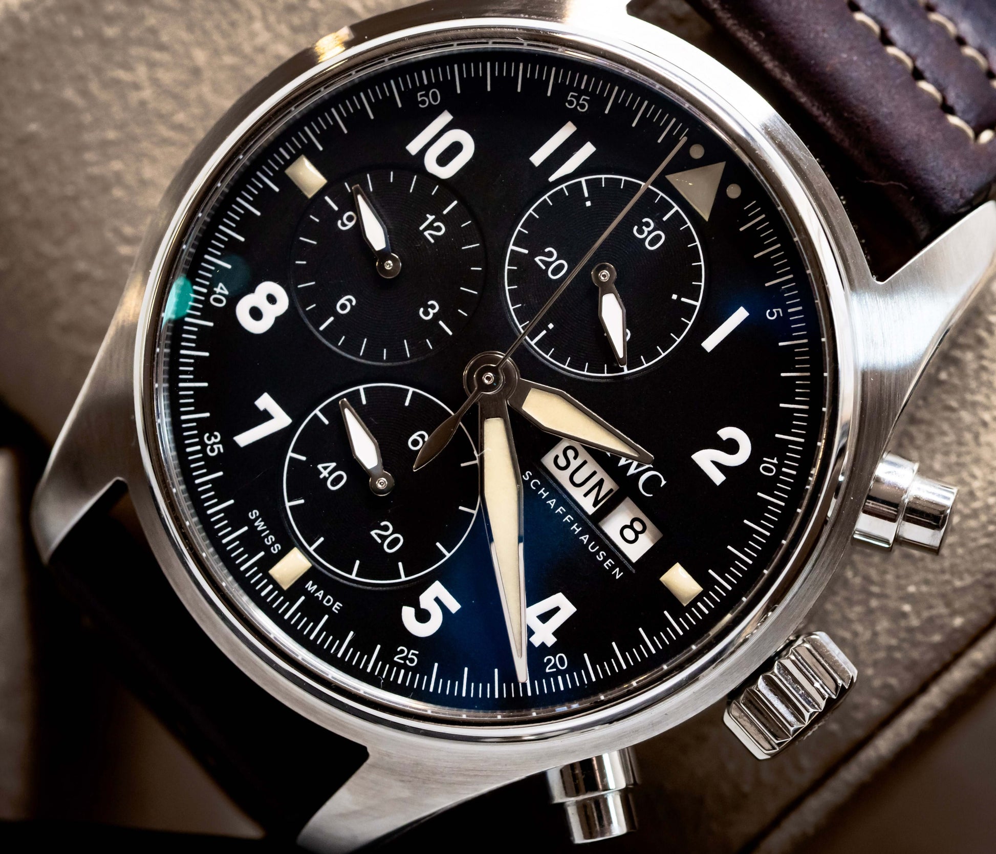 2022 IWC Pilot’s Watch Chronograph Spitfire 41mm  Ref. IW387903 | Full Set close-up on black dial and stainless steel case.