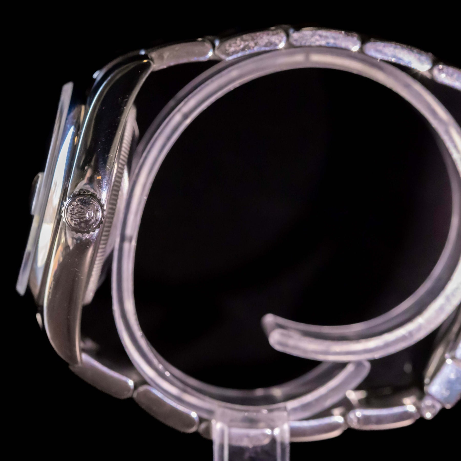 Rolex Datejust 36 full set showing the Oystersteel case and bracelet from a side view.
