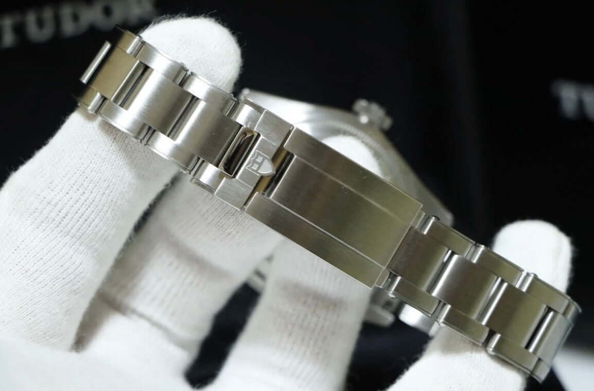 Tudor Black Bay Pro review showcasing the watch's steel bracelet from a side angle, highlighting its durable design.