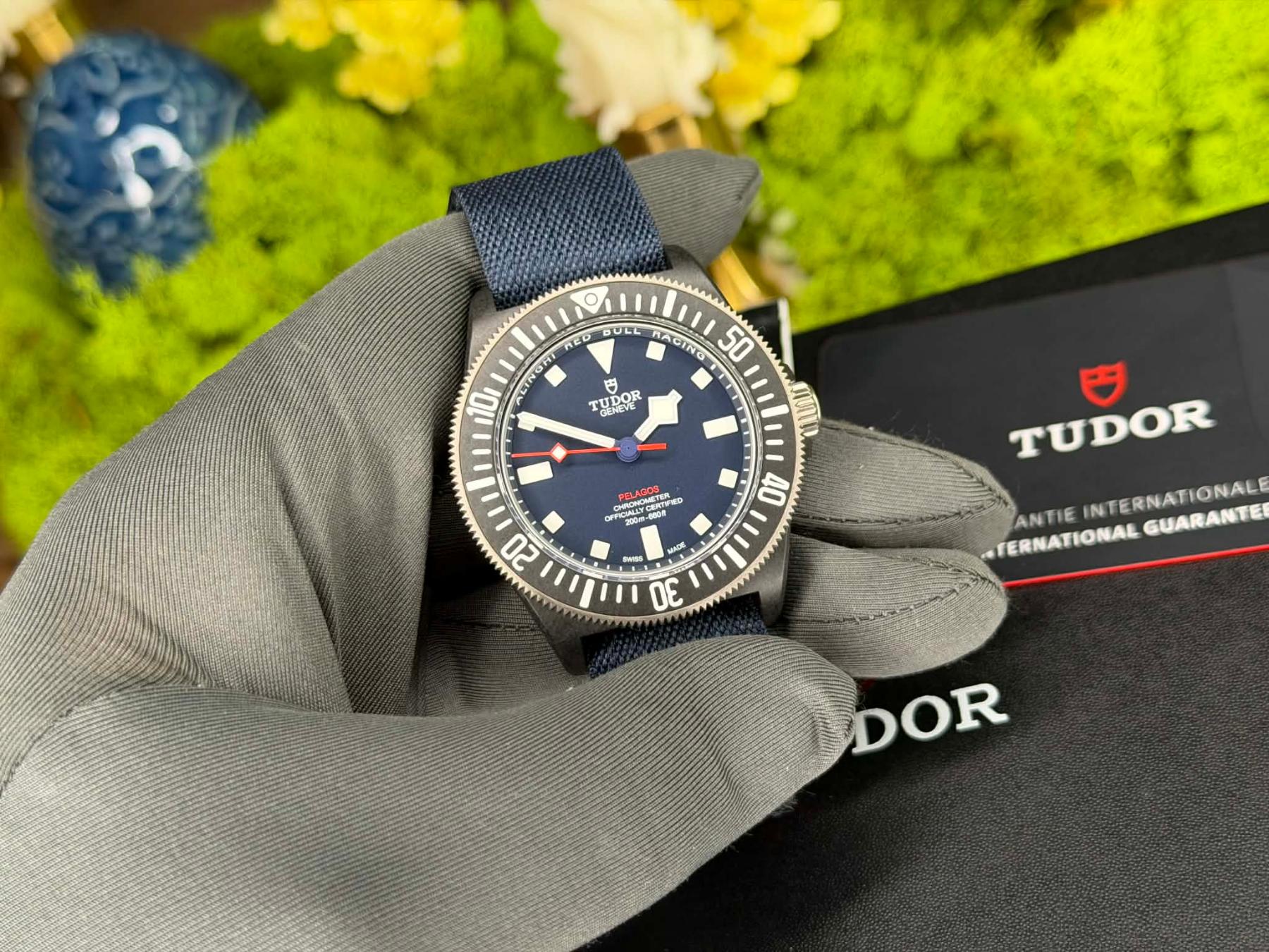Tudor Pelagos FXD Alinghi Red Bull Racing Chronograph 25807KN Carbon 43mm