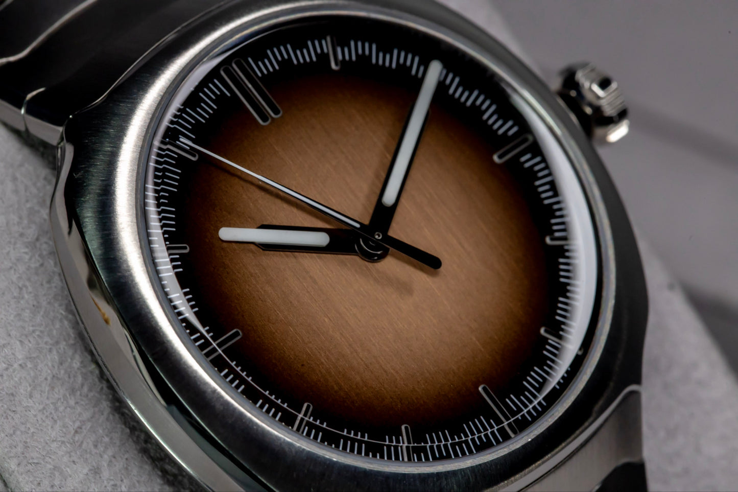 2024 H.Moser & Cie Streamliner Centre Seconds Smoked Salmon Complete
