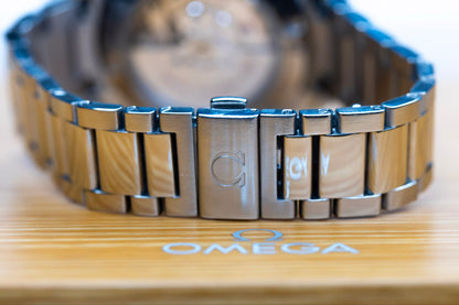 2017 Omega Aqua Terra Complete Original Box & Papers