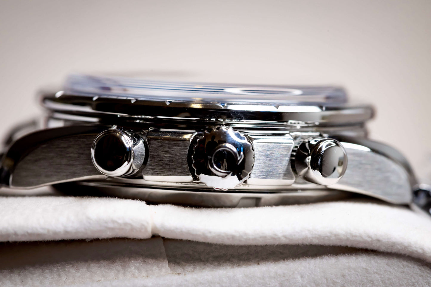 2025 OMG Speedmaster 38 Blue Dial Chronograph 324.30.38.50.03.001 – Full Set side view showcasing chronograph pushers.