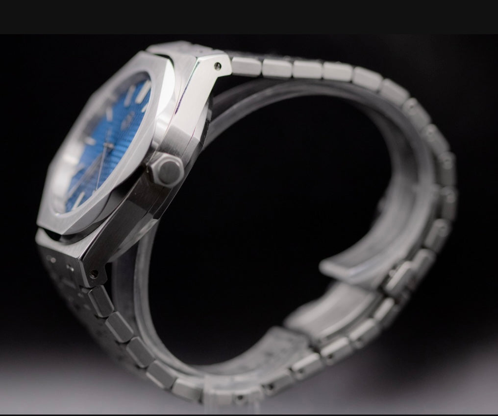 The Monarch - Blue image 3