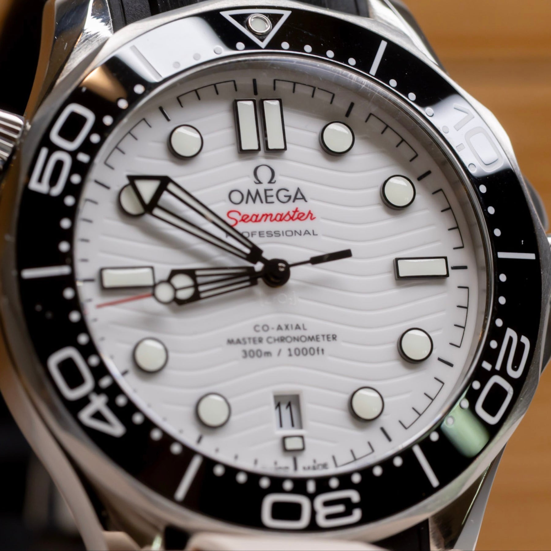 Omega Seamaster Diver 300M 42mm White Dial Stainless Steel Black Bezel