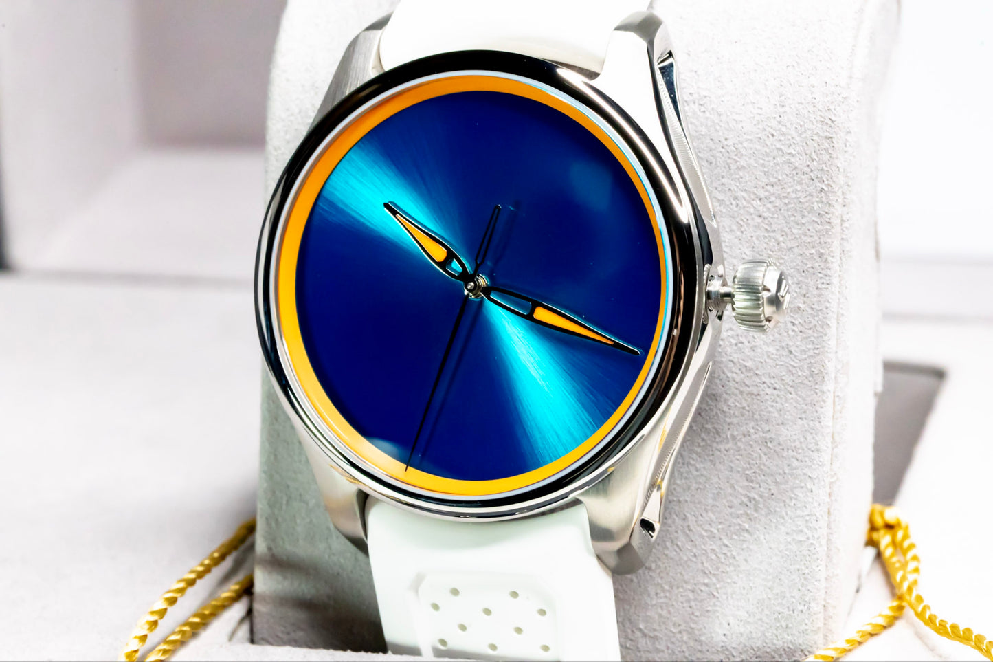 2026 H.Moser & Cie Pioneer Center Seconds Spiced Aqua Brand New!