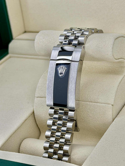 Rolex Datejust 41 – Black Dial on Jubilee