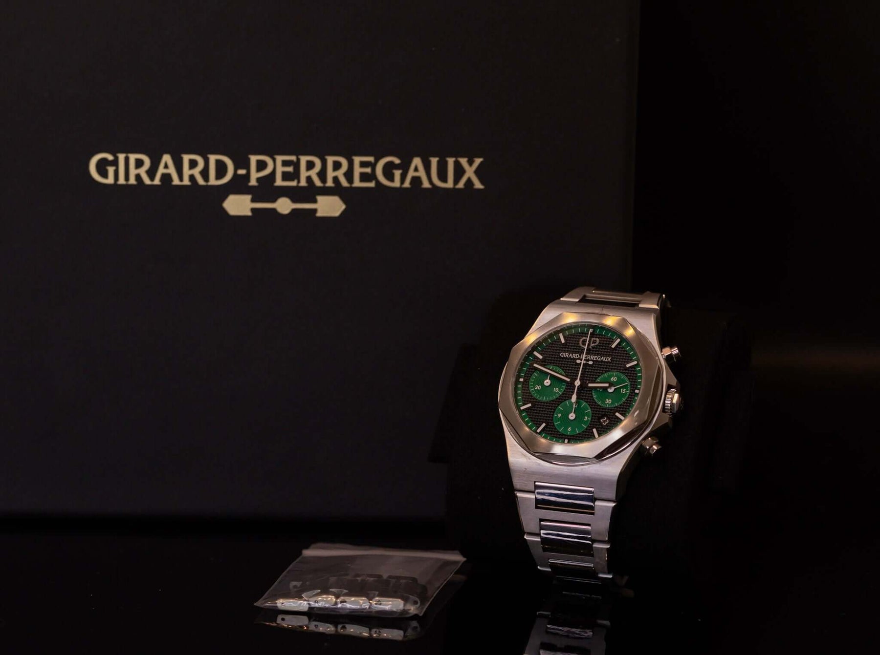 Girard Perregaux Laureato Chronograph 42mm - Limited Edition - 2 of 100
