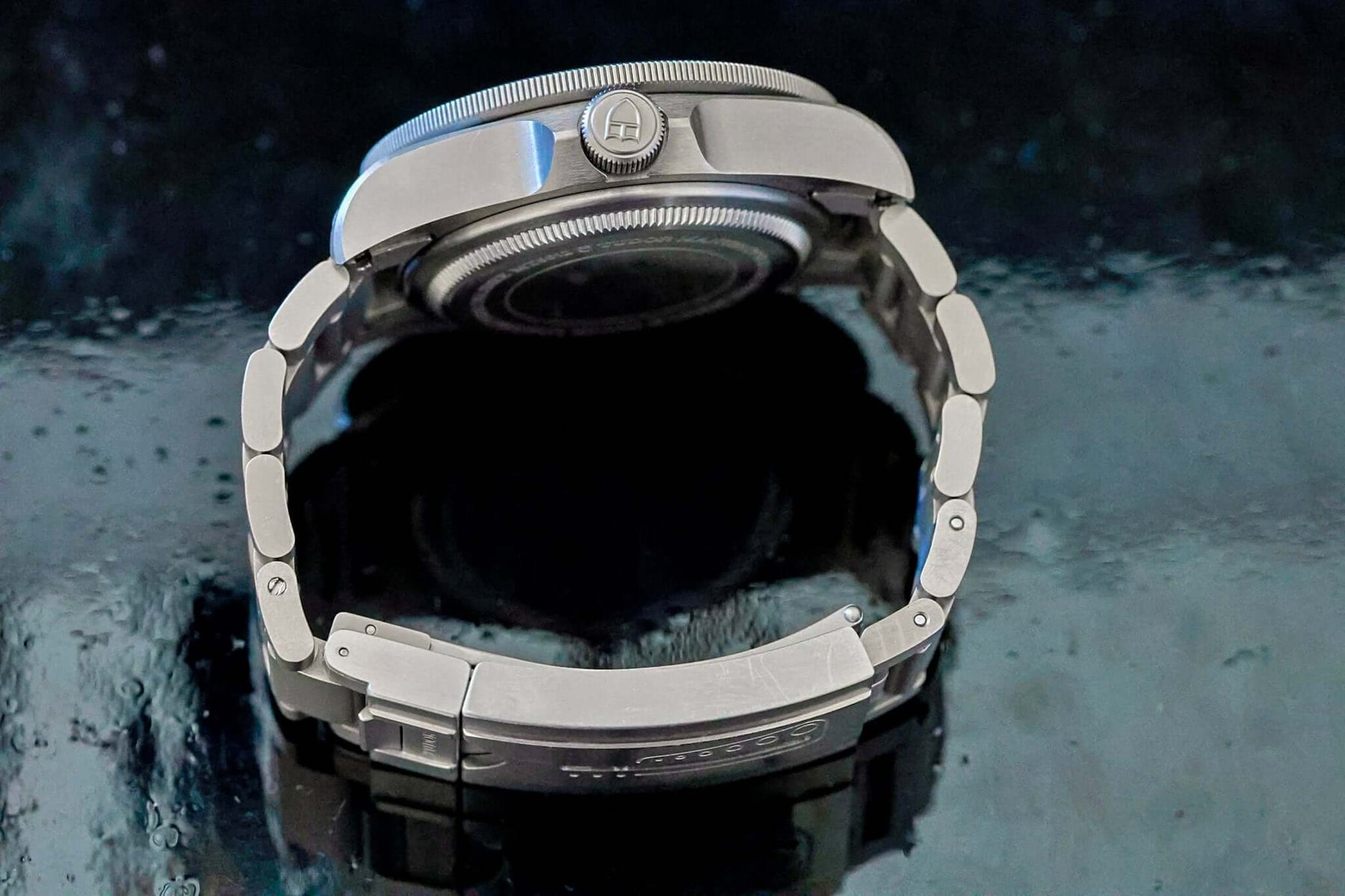 TUDOR Pelagos Titanium Diver watch - 42mm Blue Dial Diver – Full Set showcasing the titanium case and bracelet.