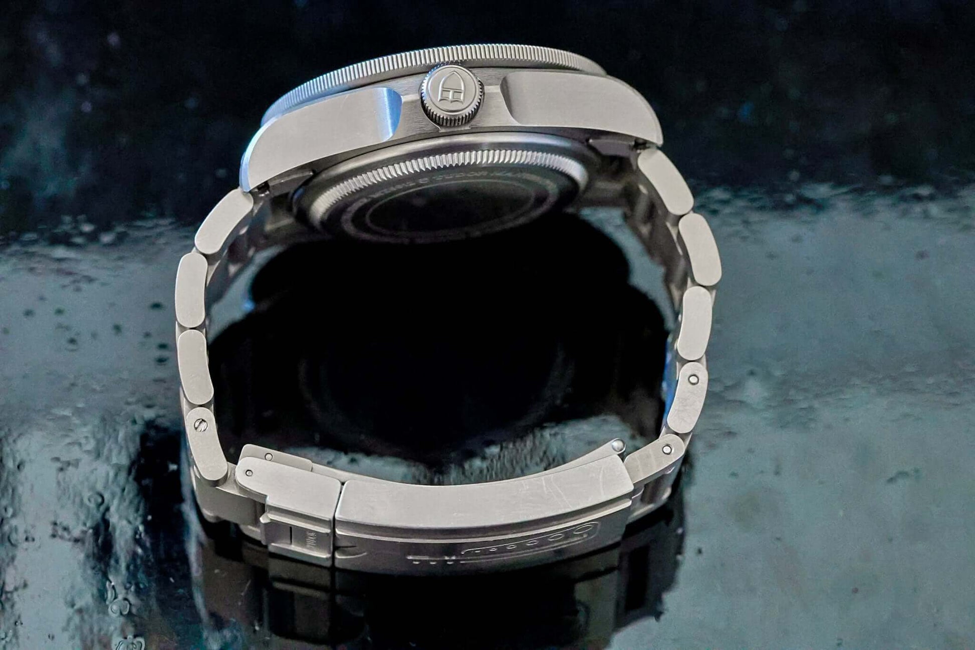 TUDOR Pelagos Titanium Diver watch - 42mm Blue Dial Diver – Full Set showcasing the titanium case and bracelet.