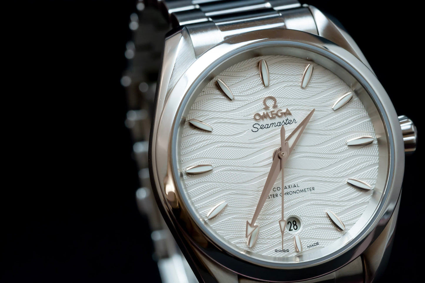 2022 Omega Aqua Terra “Hullswhite” – 18K Sedna Gold – 38mm Ref: 220.10.38.20.02.002