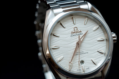 2022 Omega Aqua Terra “Hullswhite” – 18K Sedna Gold – 38mm Ref: 220.10.38.20.02.002