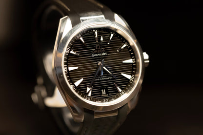 2022 Omega Seamaster Aqua Terra 41mm
Ref. 220.12.41.21.01.001 – Watch, Box and Manuals only