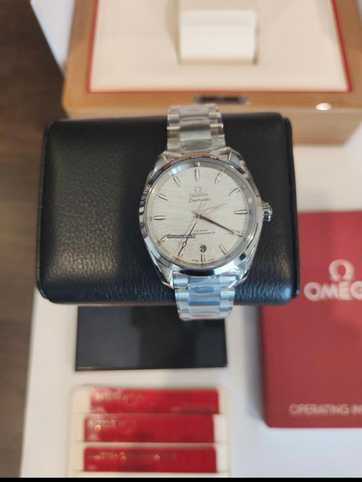 2022 Omega Aqua Terra “Hullswhite” – 18K Sedna Gold – 38mm Ref: 220.10.38.20.02.002