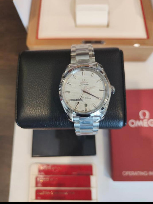 2022 Omega Aqua Terra “Hullswhite” – 18K Sedna Gold – 38mm Ref: 220.10.38.20.02.002