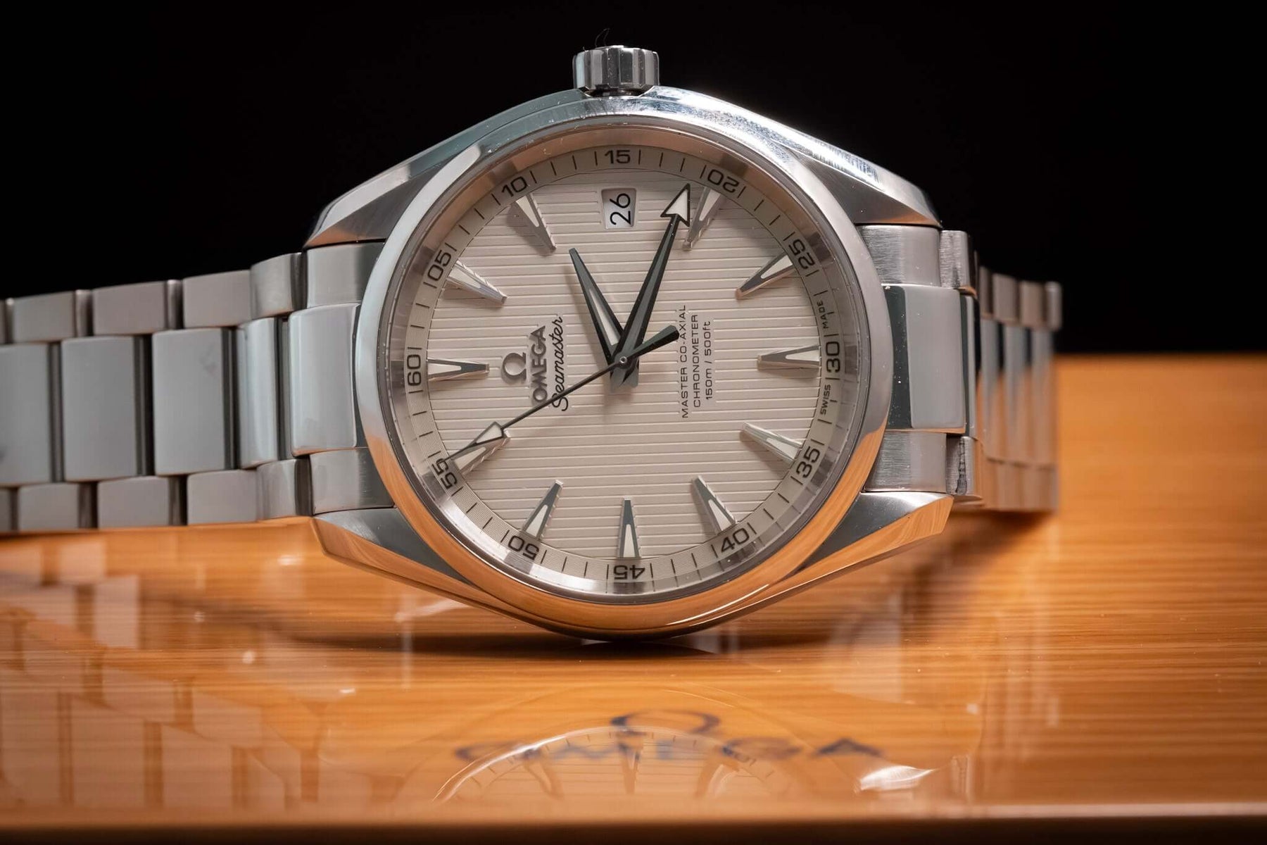 OMEGA Seamaster Aqua Terra 150M 41.5mm Silver Teak Dial Ref. 231.10.42.21.02.003 – Full Set on a wooden surface.