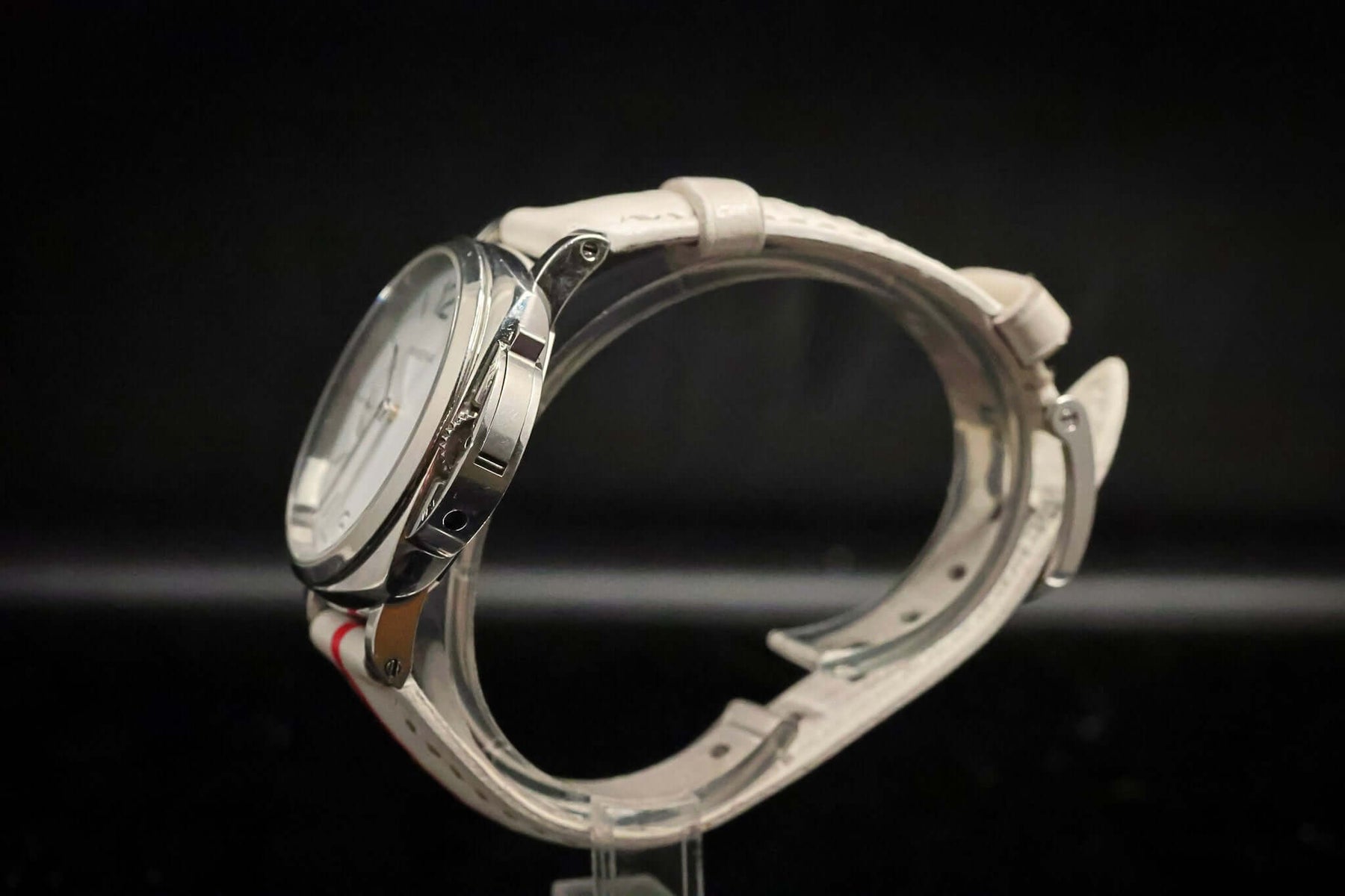 Panerai Luminor Submersible Luna Rossa PAM01306 – 38MM Stainless Steel Men’s Watch – Full Set side view.