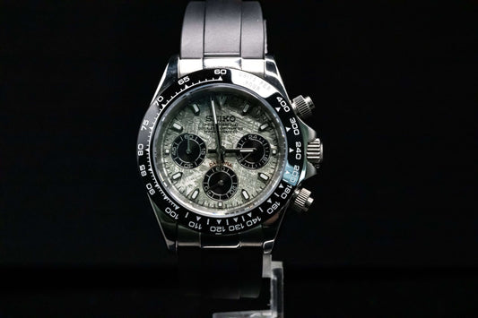 SeikoMod Meteorite OysterFlex Daytona front view with meteorite-style dial and black bezel